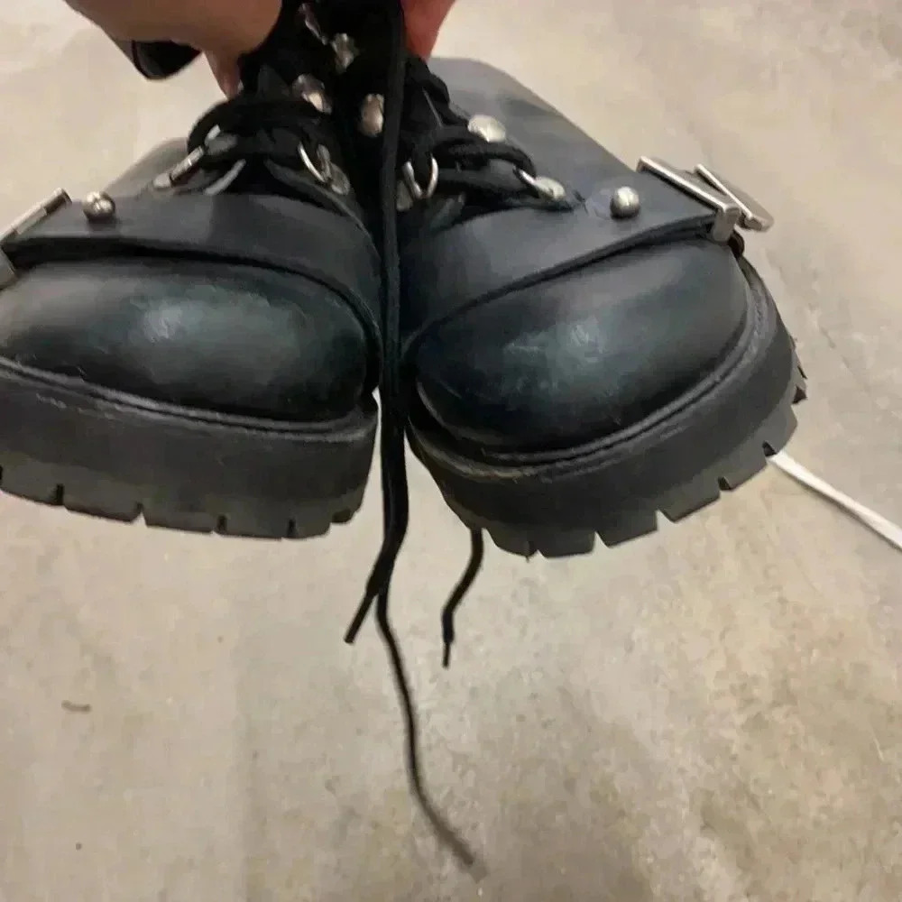 Leather shoes - Picture 4 of 7